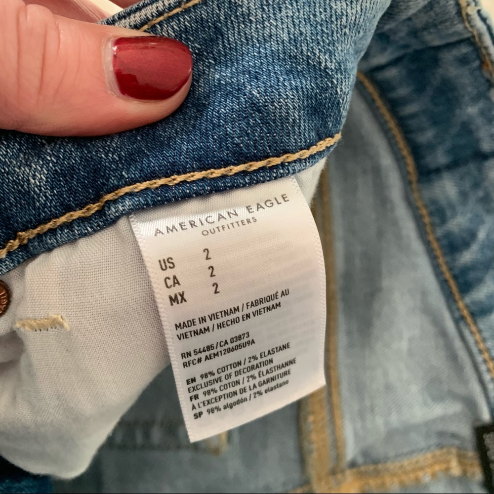 American Eagle Curvy High Rise Distressed Shortie Size 2 - Picture 9 of 14